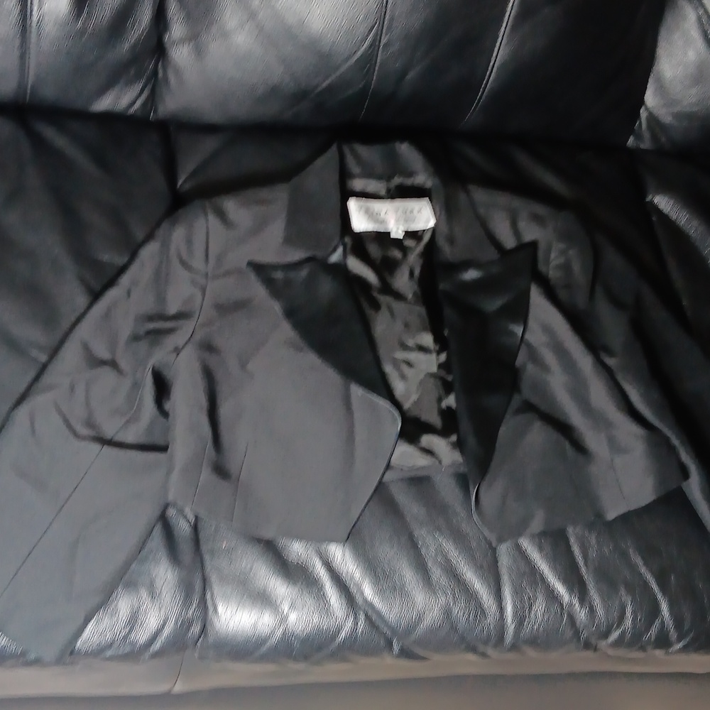 Trina Turk black short crop top blazer